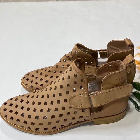 Anthropologie Musse & Cloud Calia Leather Perforated Booties Size 8 - Picture 8 of 13